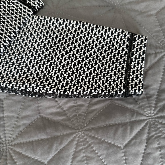 Lululemon Black and White Geometric Leggings - Picture 6 of 6